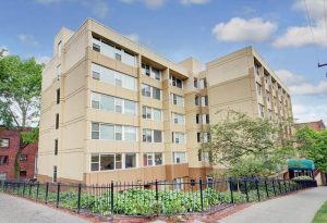 Merrill Gardens at First Hill | Retirement Living