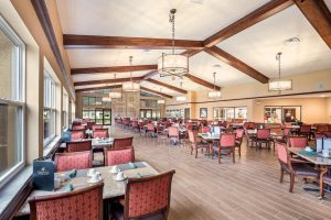 Wyndham Lakes Dining Room | Retirement Living