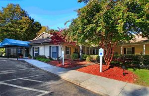 Elmcroft of Northridge | Retirement Living