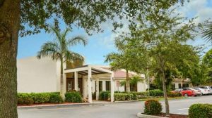 ManorCare Nursing & Rehabilitation Center-Naples