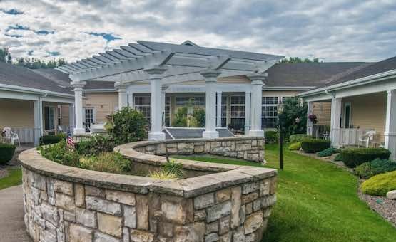 Peregrine Senior Living at Crimson Ridge Meadows - Assisted Living