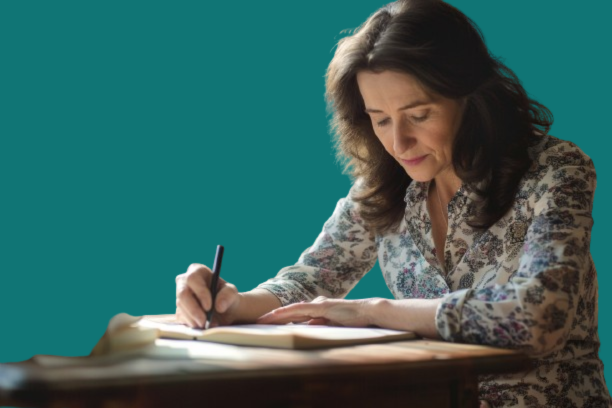 woman writing a will