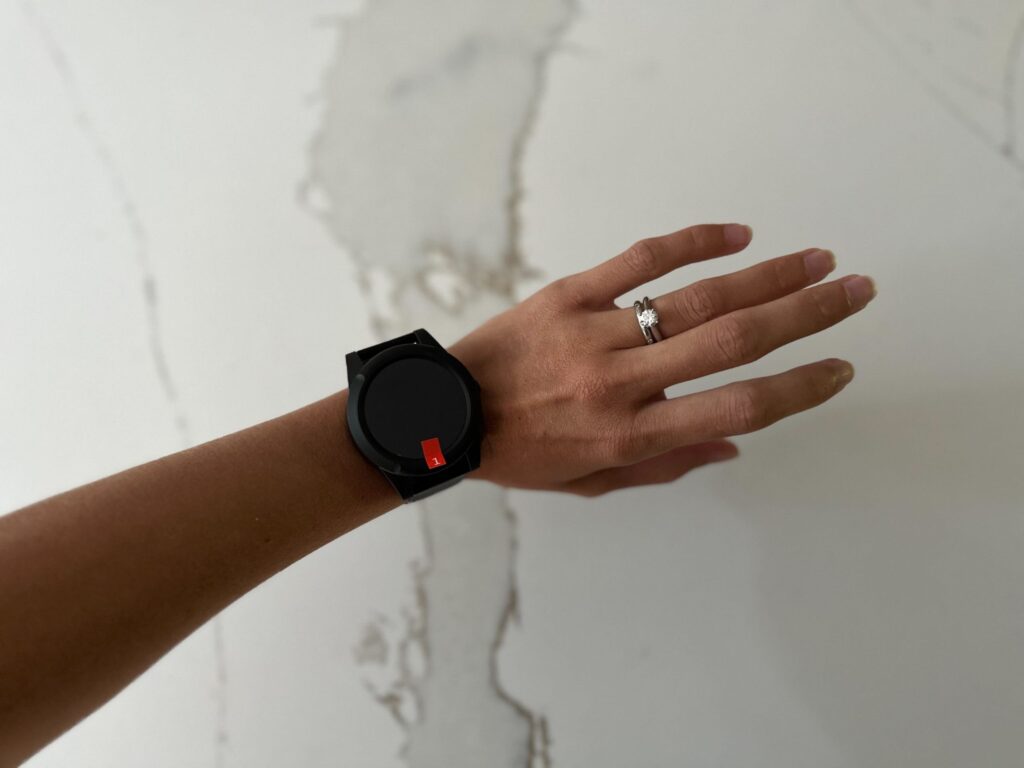 Smartwatch for seniors Medical Care Alert