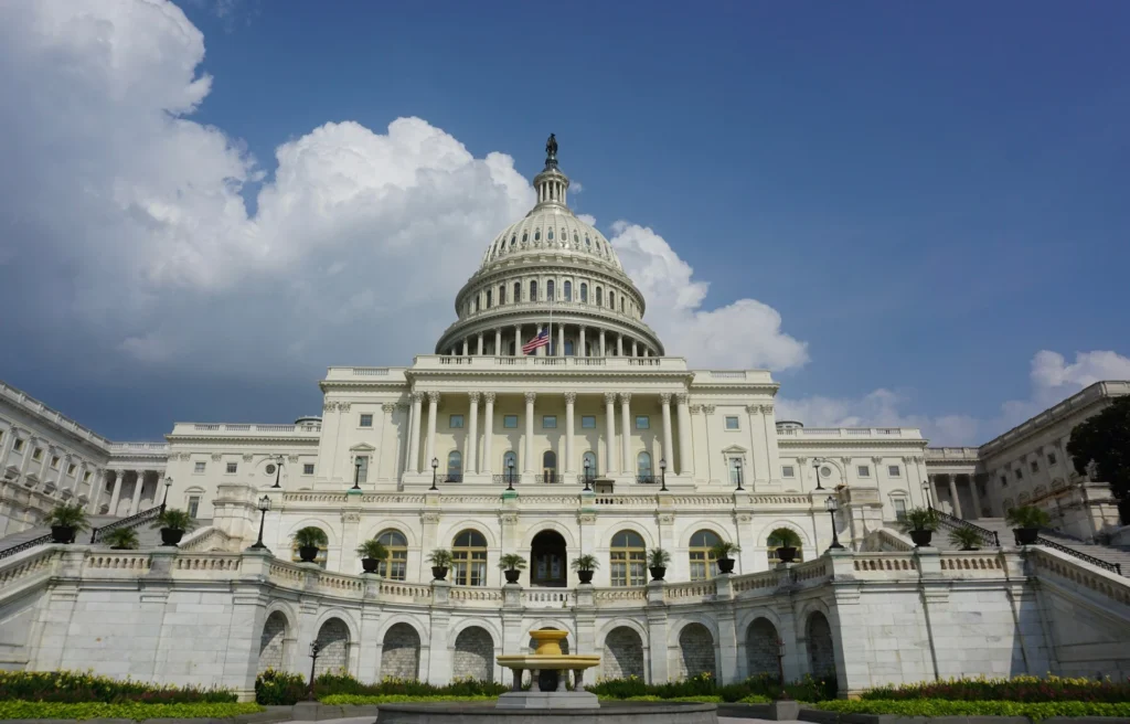 Financial advisors urge lawmakers to promote retirement savings policies