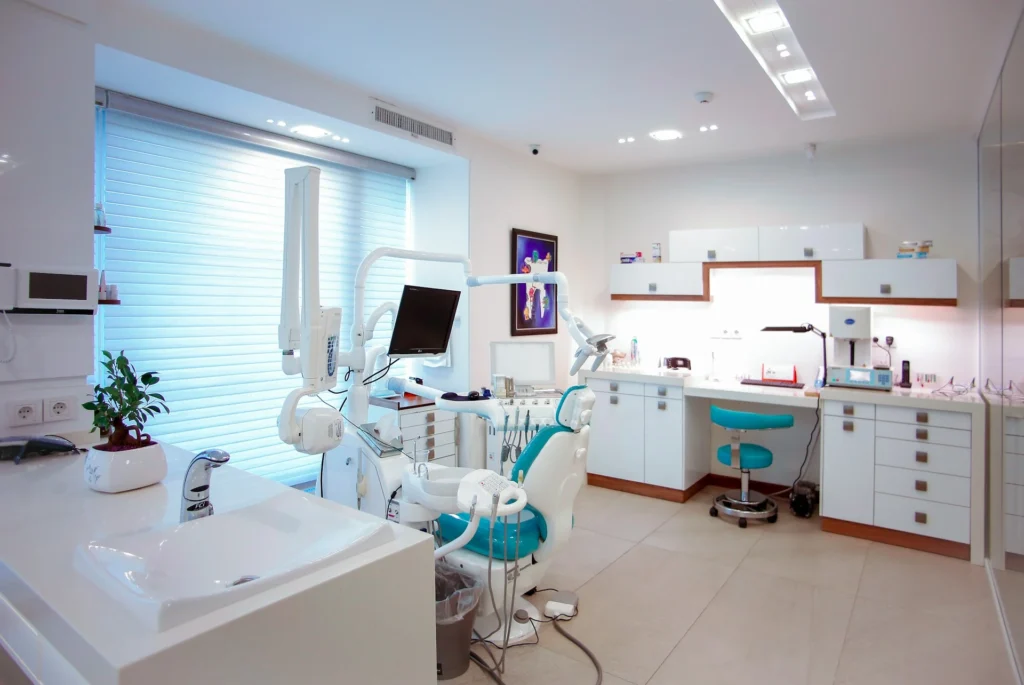 Simple oral health screening tool adapted for older adults