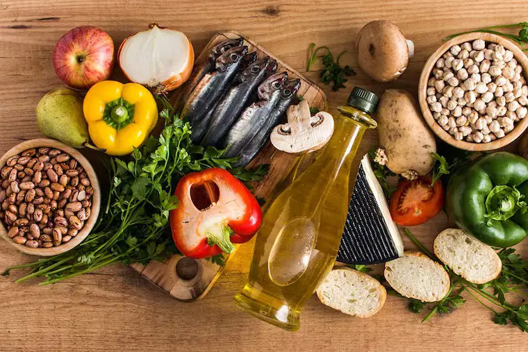 A healthy diet may help reduce dementia risk, even for seniors with early Alzheimer’s signs